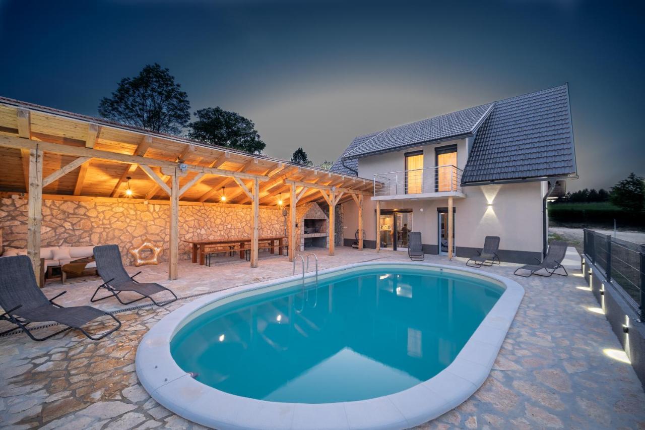 Villa Nesa - Beautiful Guest House At Continental Croatia With Outdoor Swimming Pool, Sauna And 3 Bedrooms Plaski Luaran gambar