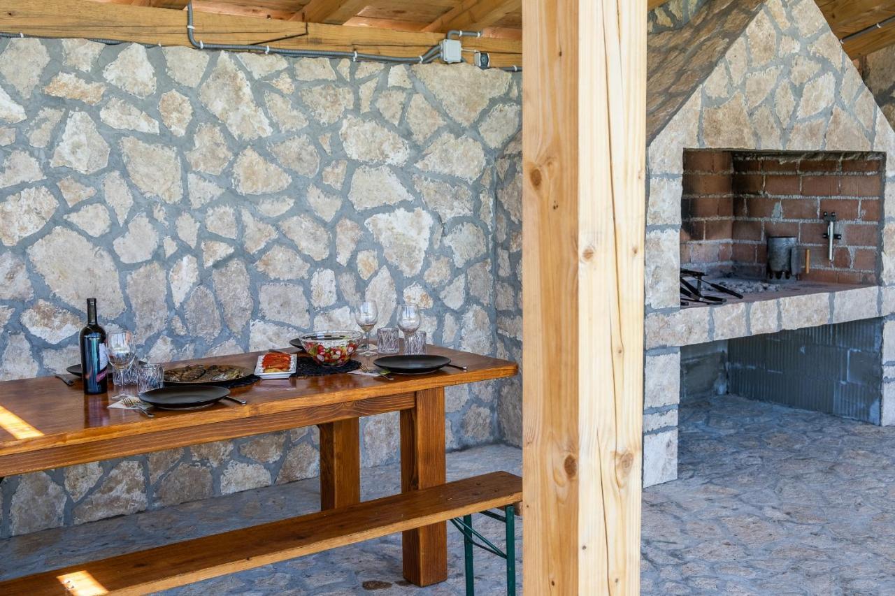 Villa Nesa - Beautiful Guest House At Continental Croatia With Outdoor Swimming Pool, Sauna And 3 Bedrooms Plaski Luaran gambar