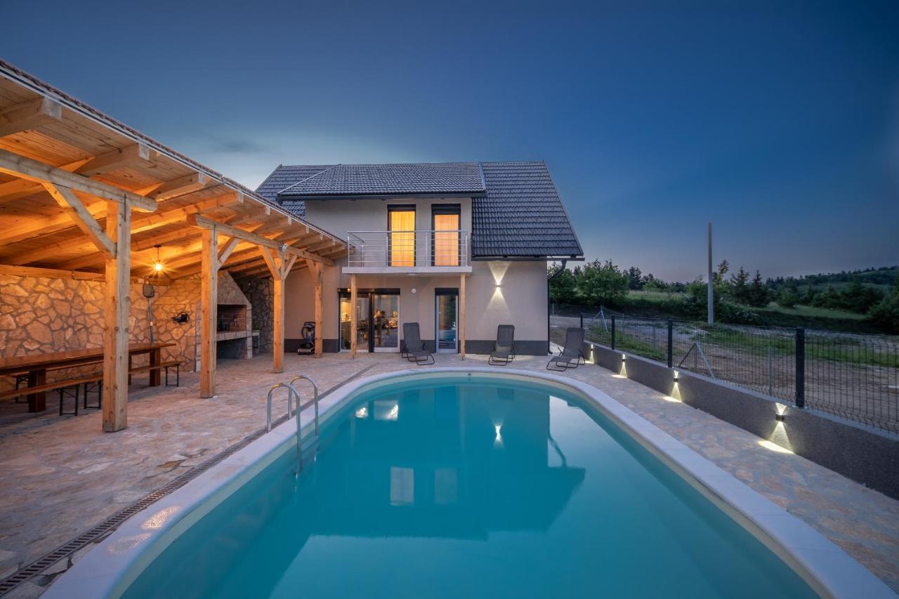 Villa Nesa - Beautiful Guest House At Continental Croatia With Outdoor Swimming Pool, Sauna And 3 Bedrooms Plaski Luaran gambar